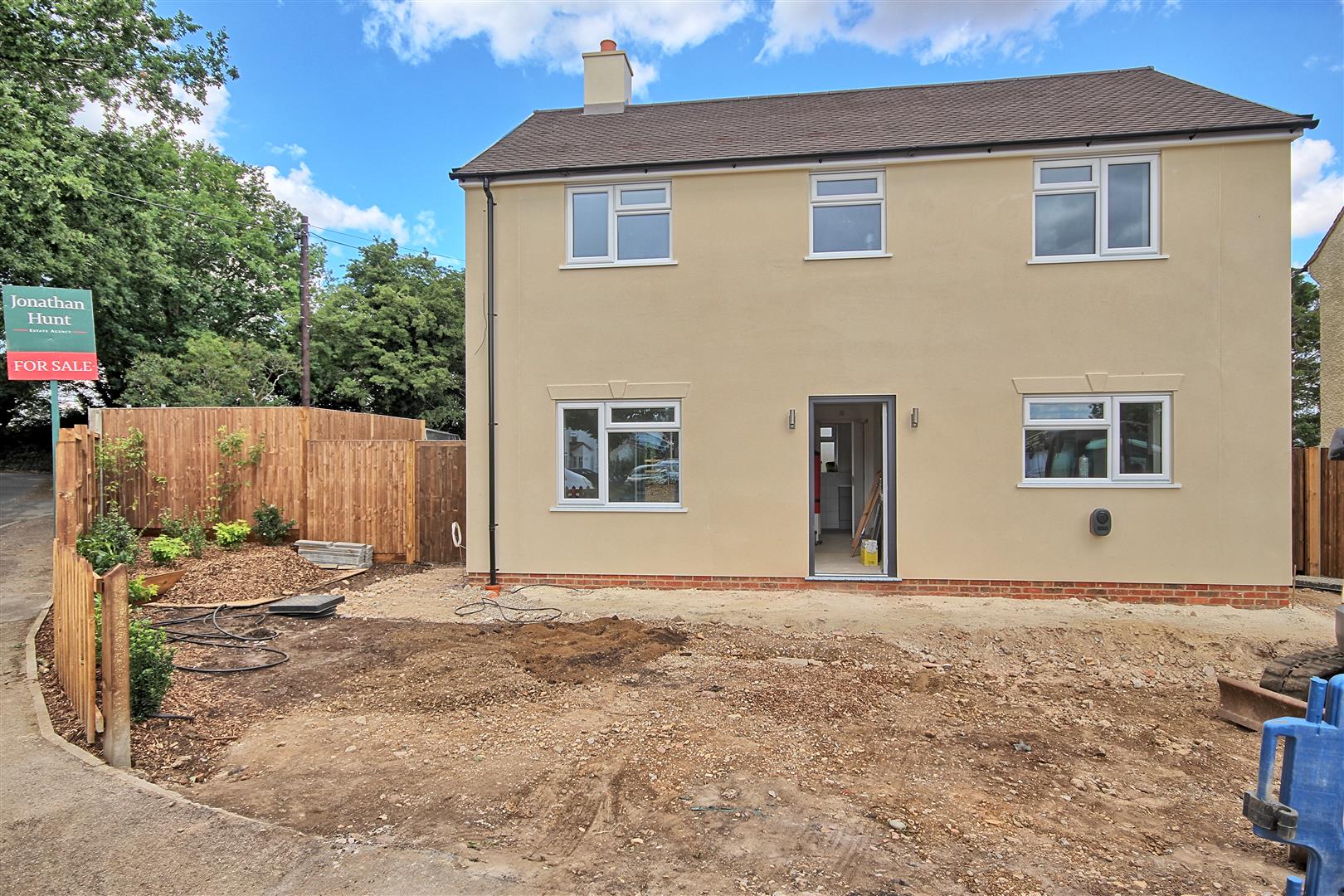 Gladstone Road new home, approach